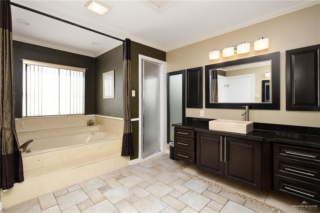 305 Bluebird Avenue, McAllen, Texas image 5