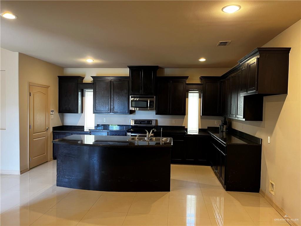 1616 W Ventura Drive, Pharr, Texas image 11