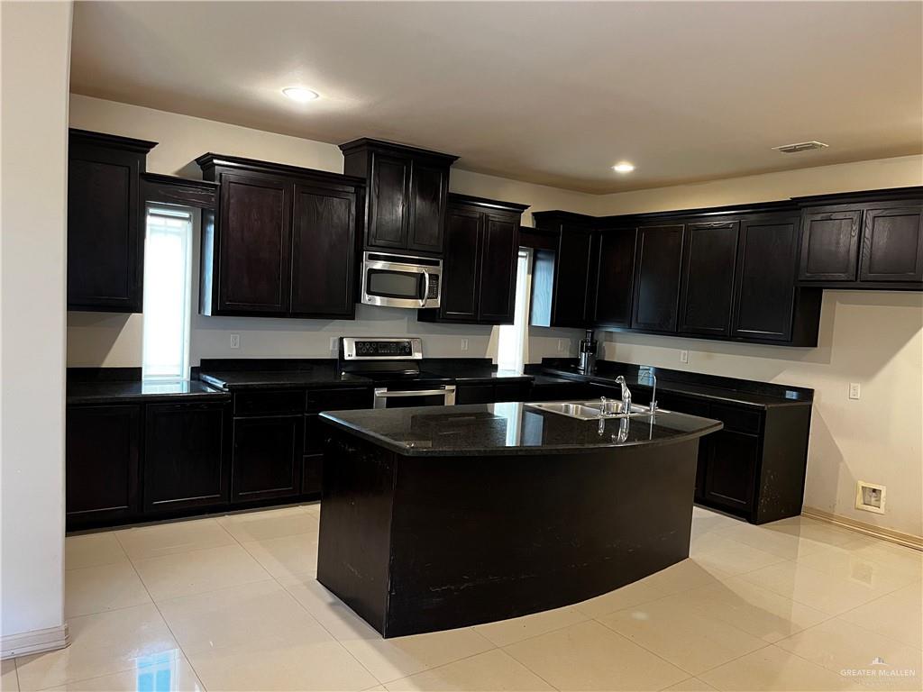 1616 W Ventura Drive, Pharr, Texas image 10