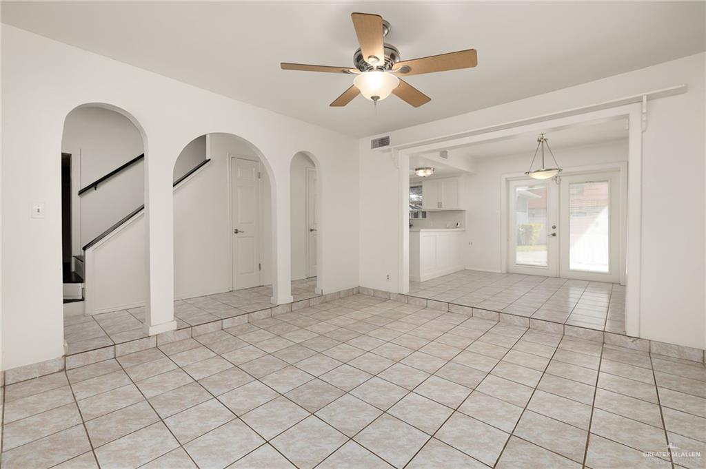 2001 W Jonquil Avenue