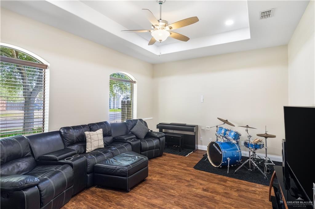 3028 Ginger Avenue, Edinburg, Texas image 7