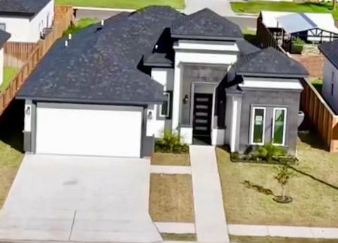 Photo of 1004 Edgewood Drive, Alton, TX 78573 (MLS # 481336)