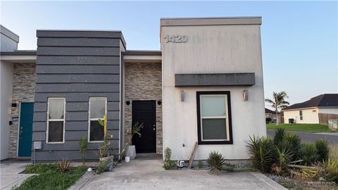 Photo of 1420 New Orleans Circle, Pharr, TX 78577 (MLS # 497727)