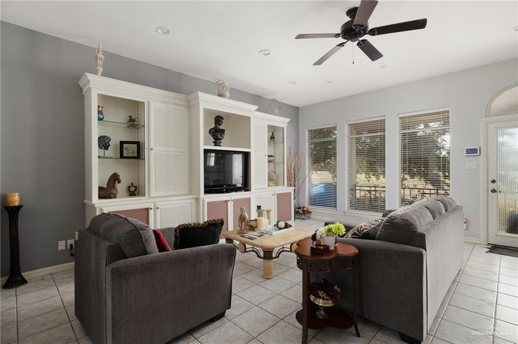 2102 Sabinal Street, Mission, Texas image 4