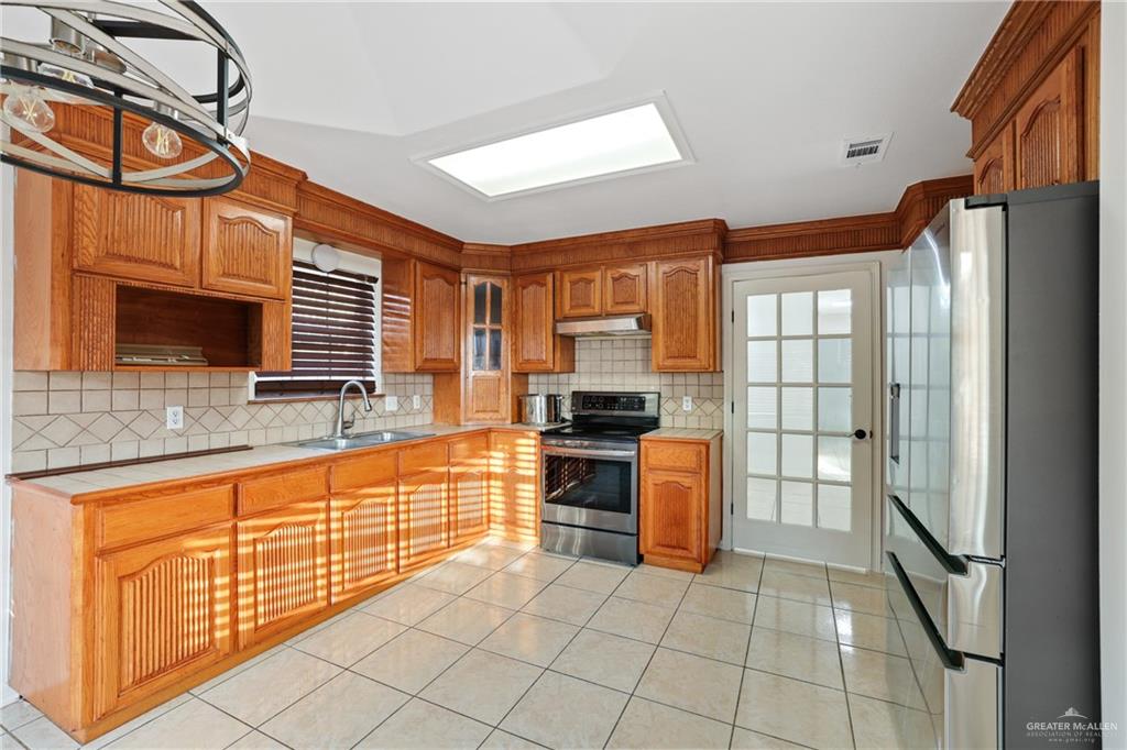 1000 Via Cantera Drive, San Juan, Texas image 7
