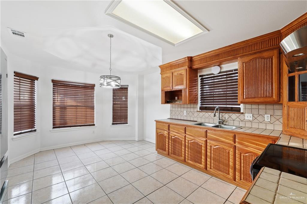 1000 Via Cantera Drive, San Juan, Texas image 5