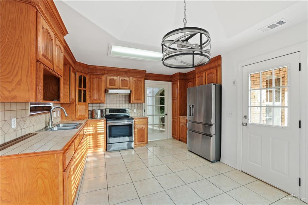 1000 Via Cantera Drive, San Juan, Texas image 8