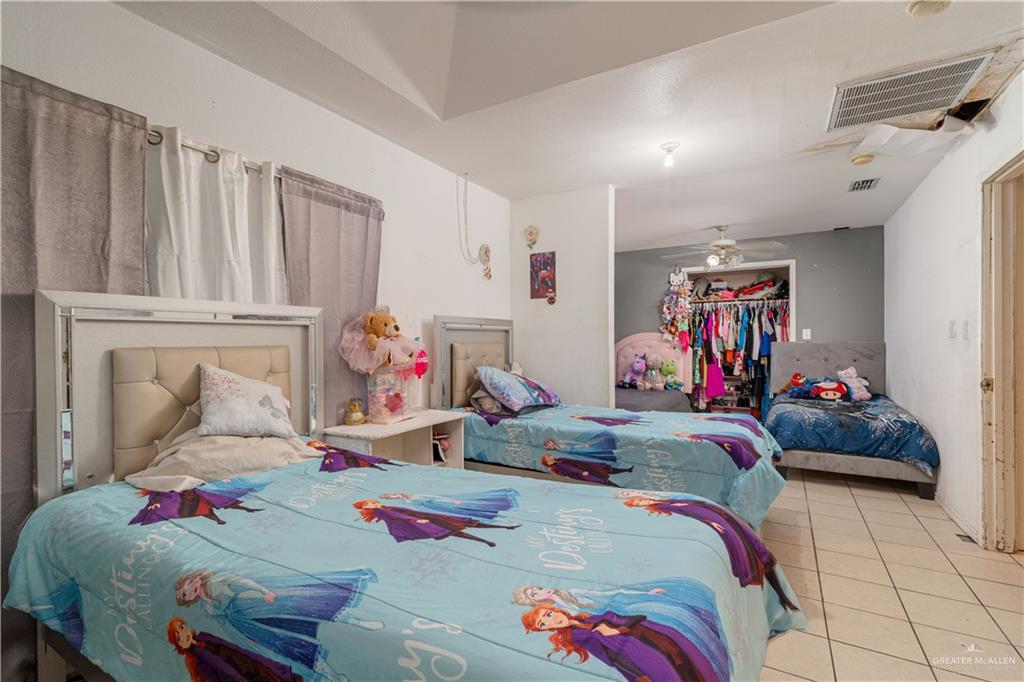 6402 S Mars Lane, Pharr, Texas image 8