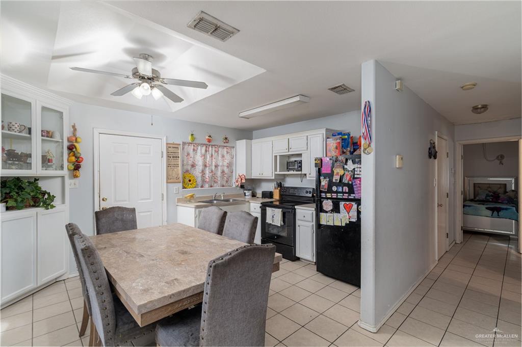 6402 S Mars Lane, Pharr, Texas image 3