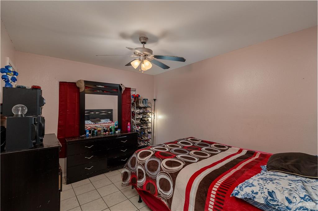 6402 S Mars Lane, Pharr, Texas image 5