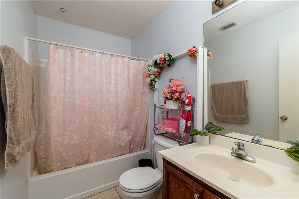 6402 S Mars Lane, Pharr, Texas image 6