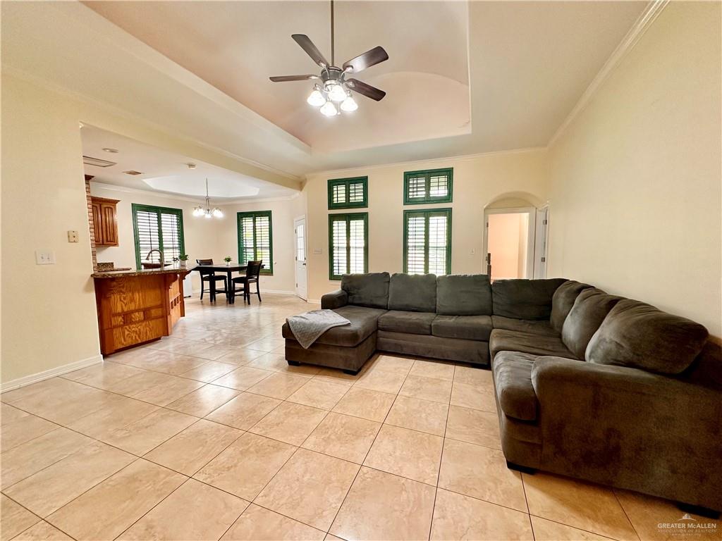 2401 S Gardenia Street, Pharr, Texas image 5