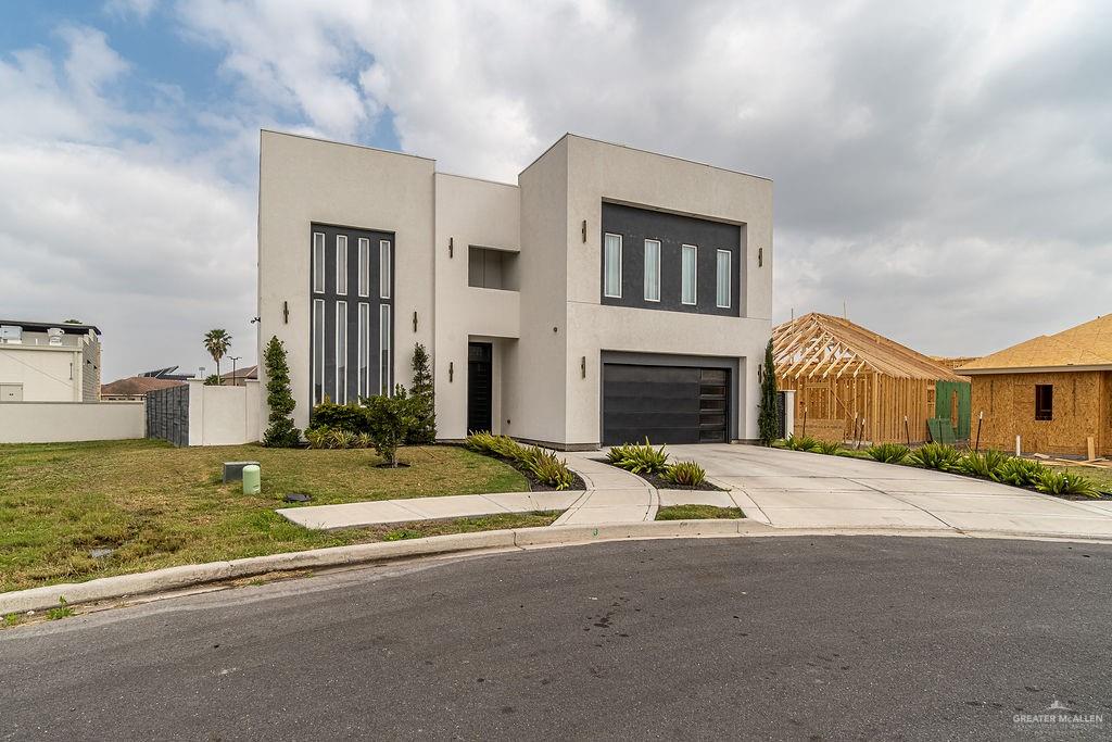 2717 E Giorgio Drive