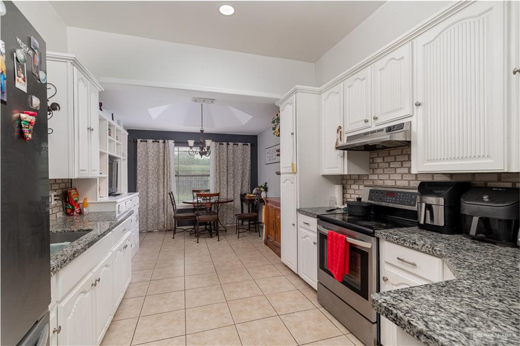 838 Quail Hollow Drive, Weslaco, Texas image 5