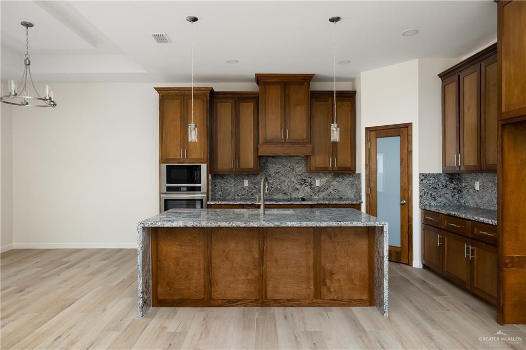 820 N Brushfield Avenue, Edinburg, Texas image 4
