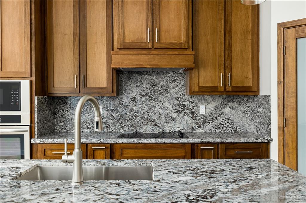 820 N Brushfield Avenue, Edinburg, Texas image 6