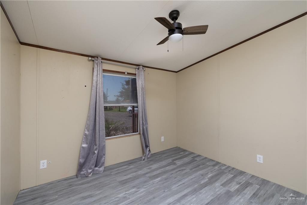 9816 N Cesar Chavez Road, Edinburg, Texas image 11