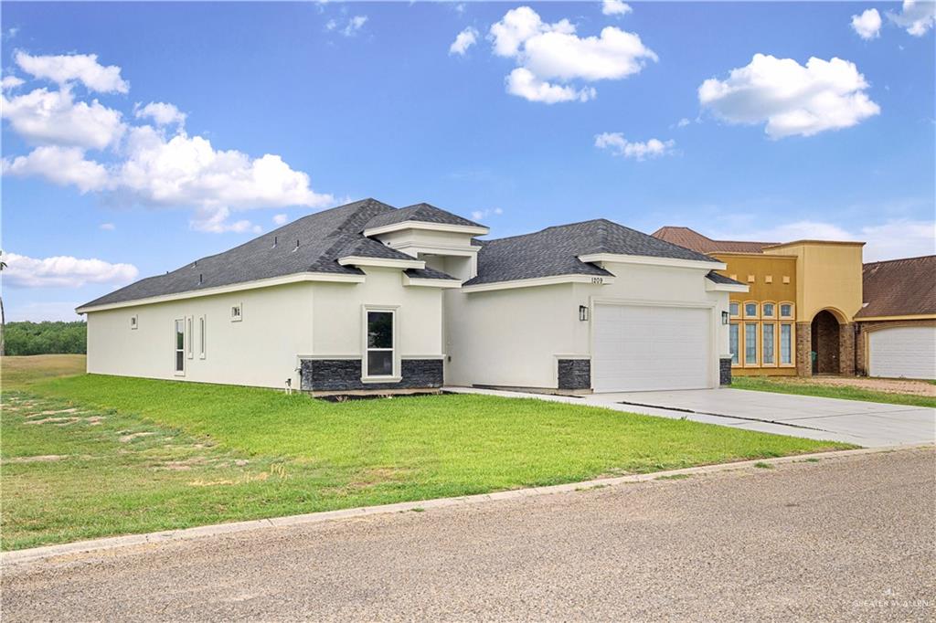 1209 Rhett Drive, Pharr, Texas image 2