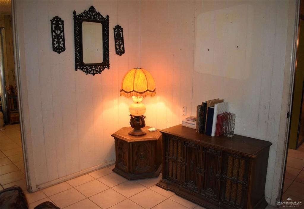 712 N Padre Avenue, Weslaco, Texas image 4