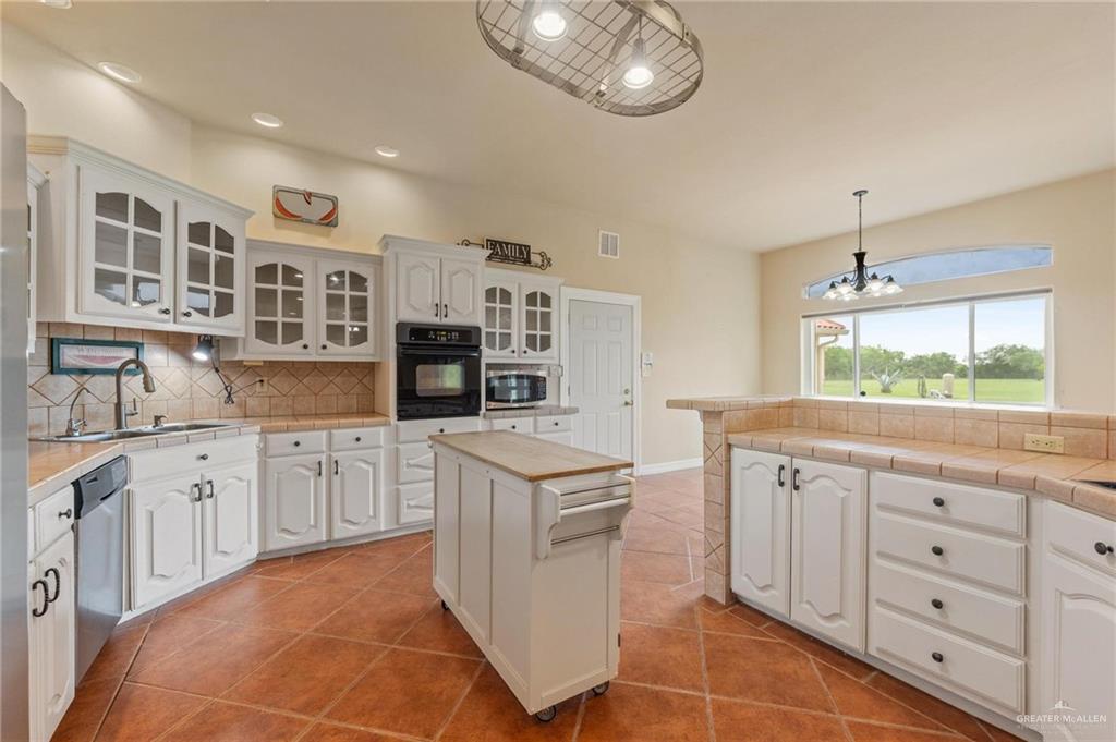 12612 E Clark Road, La Feria, Texas image 6
