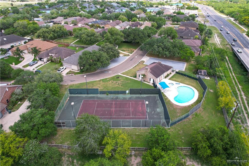 208 Parkview Circle, Harlingen, Texas image 10