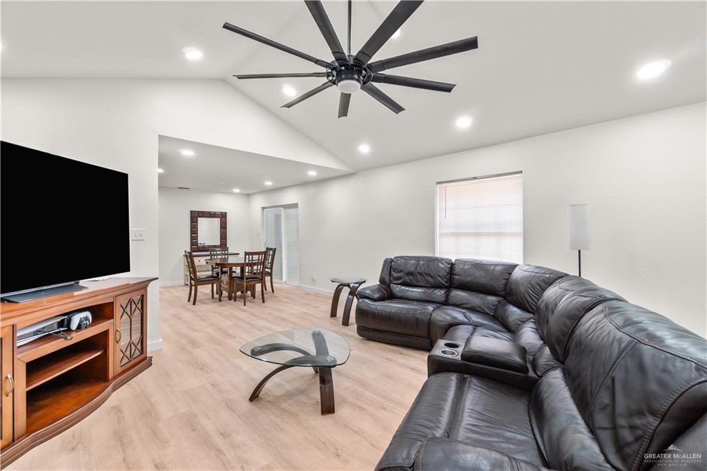 208 Parkview Circle, Harlingen, Texas image 24