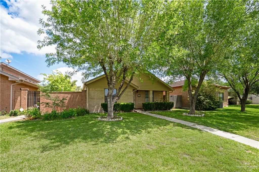 208 Parkview Circle, Harlingen, Texas image 4