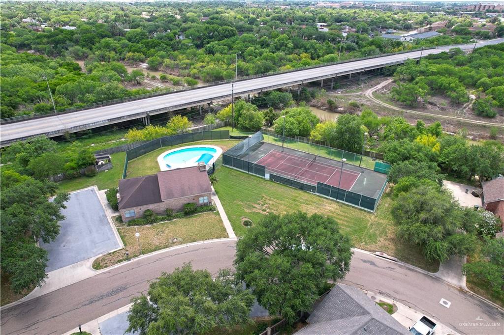208 Parkview Circle, Harlingen, Texas image 9