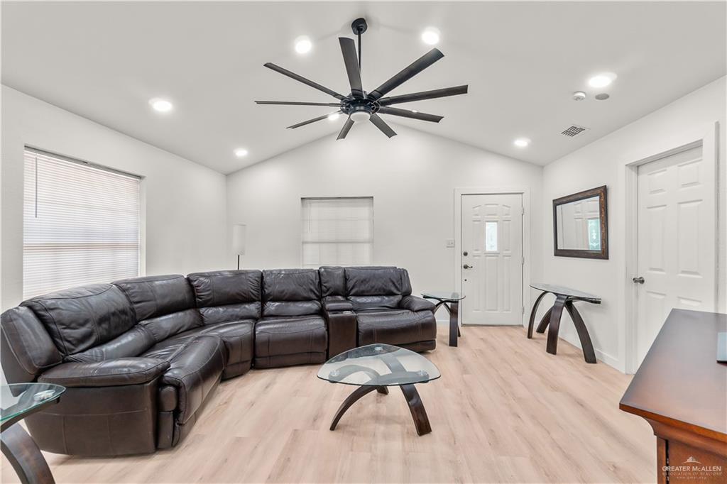 208 Parkview Circle, Harlingen, Texas image 23