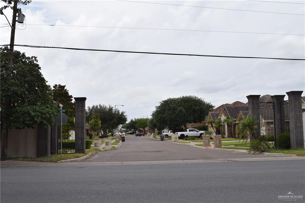 2707 Live Oak Street, Mission, Texas image 2