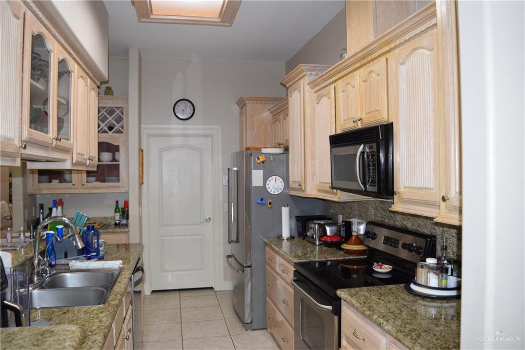 2707 Live Oak Street, Mission, Texas image 8