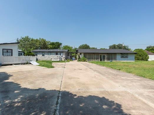 1052 S Sunset Drive, Donna, Texas image 1