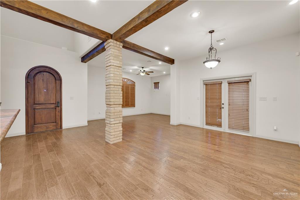 421 Cottonwood Avenue