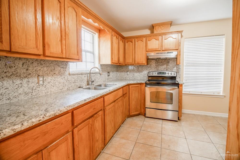 812 Chickadee Avenue, Pharr, Texas image 4