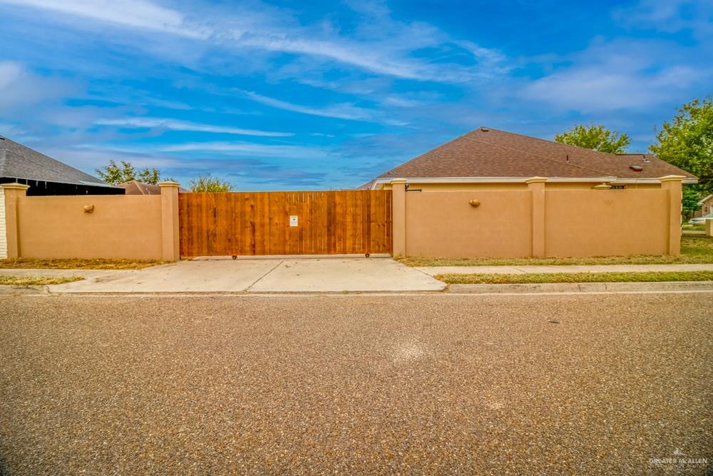 812 Chickadee Avenue, Pharr, Texas image 21