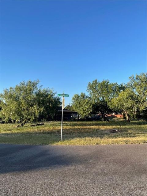 Vacant Land For Sale - LOT 32 N Alvarado Street<br/> Alton, TX 78573