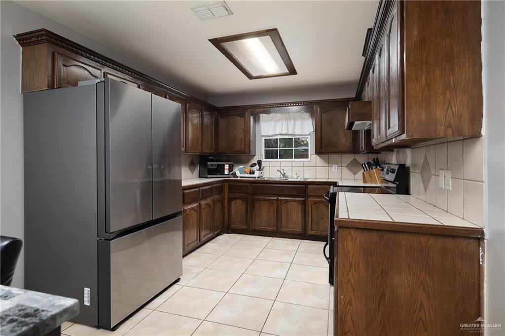 3608 Kingsborough Avenue, McAllen, Texas image 5