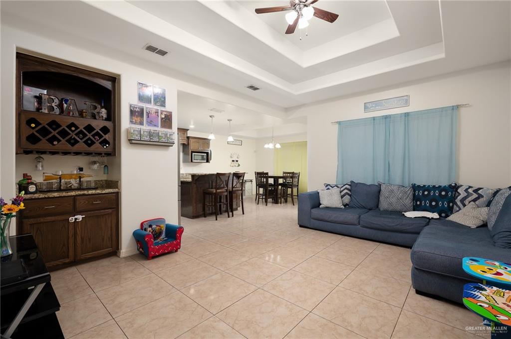 San Juan, Texas 78589, United States, 3 Bedrooms Bedrooms, ,3 BathroomsBathrooms,Residential,Pending,52245