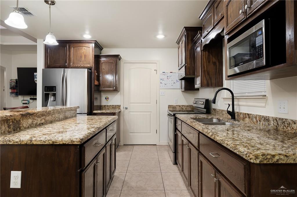 San Juan, Texas 78589, United States, 3 Bedrooms Bedrooms, ,3 BathroomsBathrooms,Residential,Pending,52245