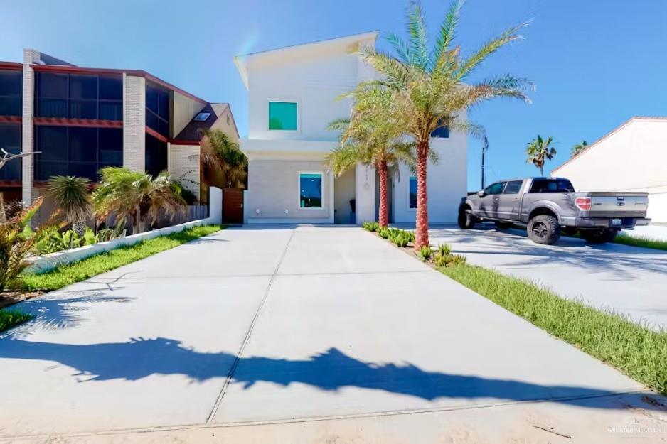 116A & 116B E Dolphin Street