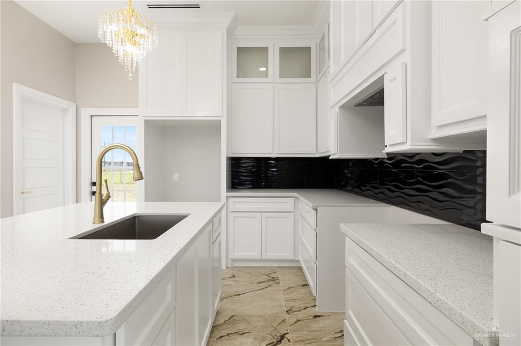 307 Gustoso Avenue, Donna, Texas image 3