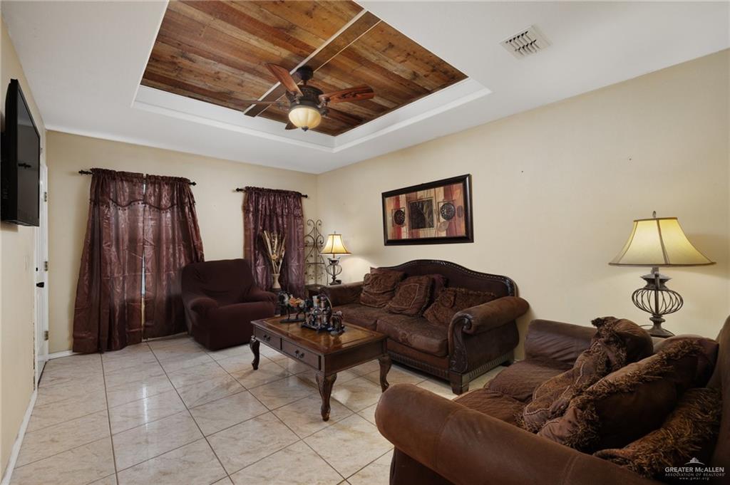 22504 N Val Verde Road, Edcouch, Texas image 2