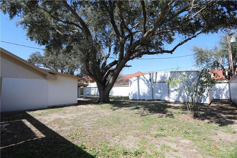 A home in Palmhurst