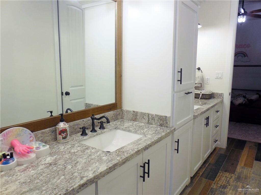 Edinburg, Texas 78539, United States, 4 Bedrooms Bedrooms, ,4 BathroomsBathrooms,Residential,Active,244793