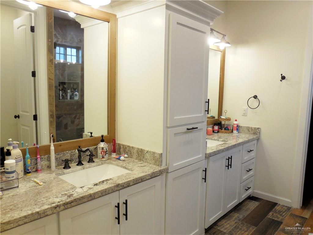 Edinburg, Texas 78539, United States, 4 Bedrooms Bedrooms, ,4 BathroomsBathrooms,Residential,Active,244793