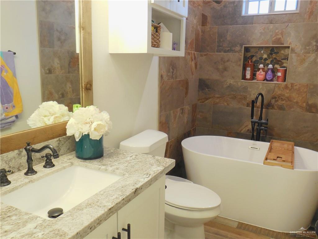 Edinburg, Texas 78539, United States, 4 Bedrooms Bedrooms, ,4 BathroomsBathrooms,Residential,Active,244793