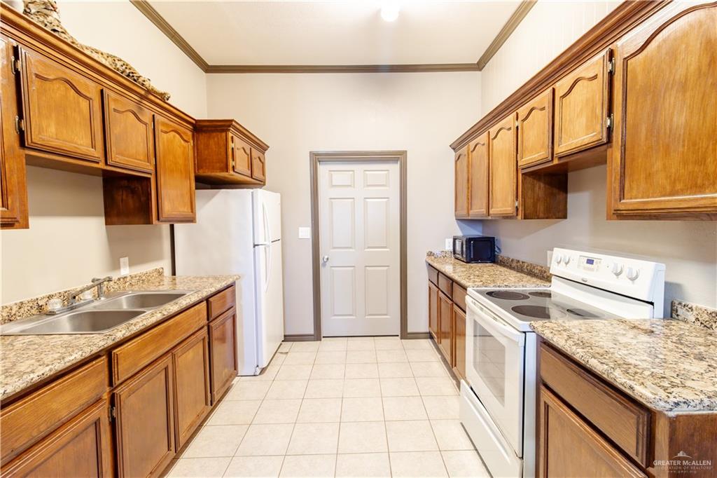 208 Guajolote Ranch Road, Delmita, Texas image 10