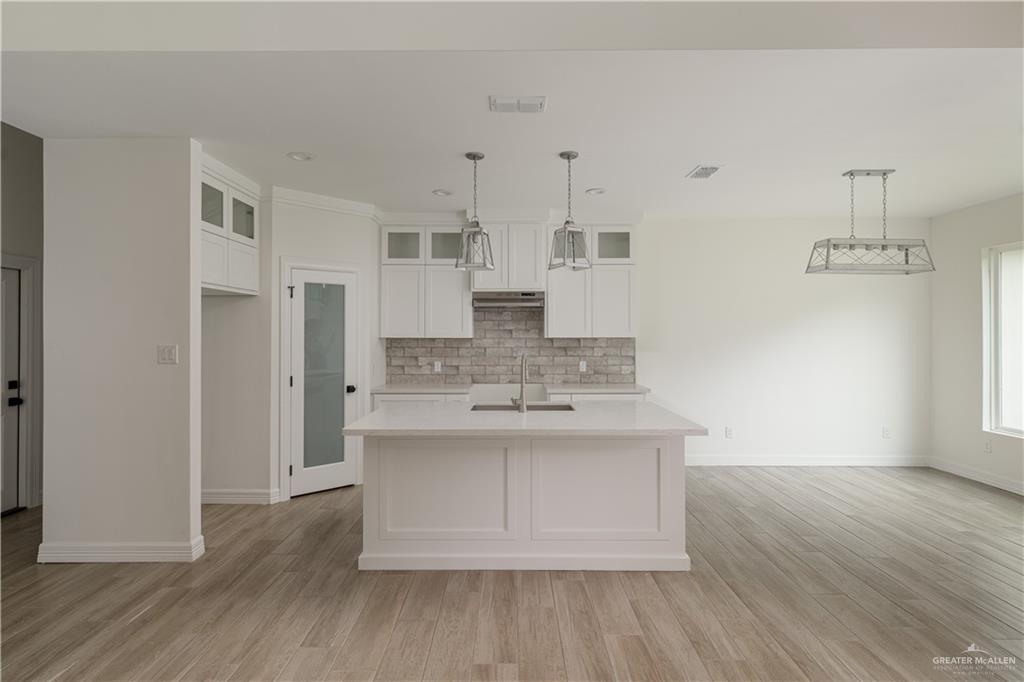 401 Southland Avenue, Edinburg, Texas image 4
