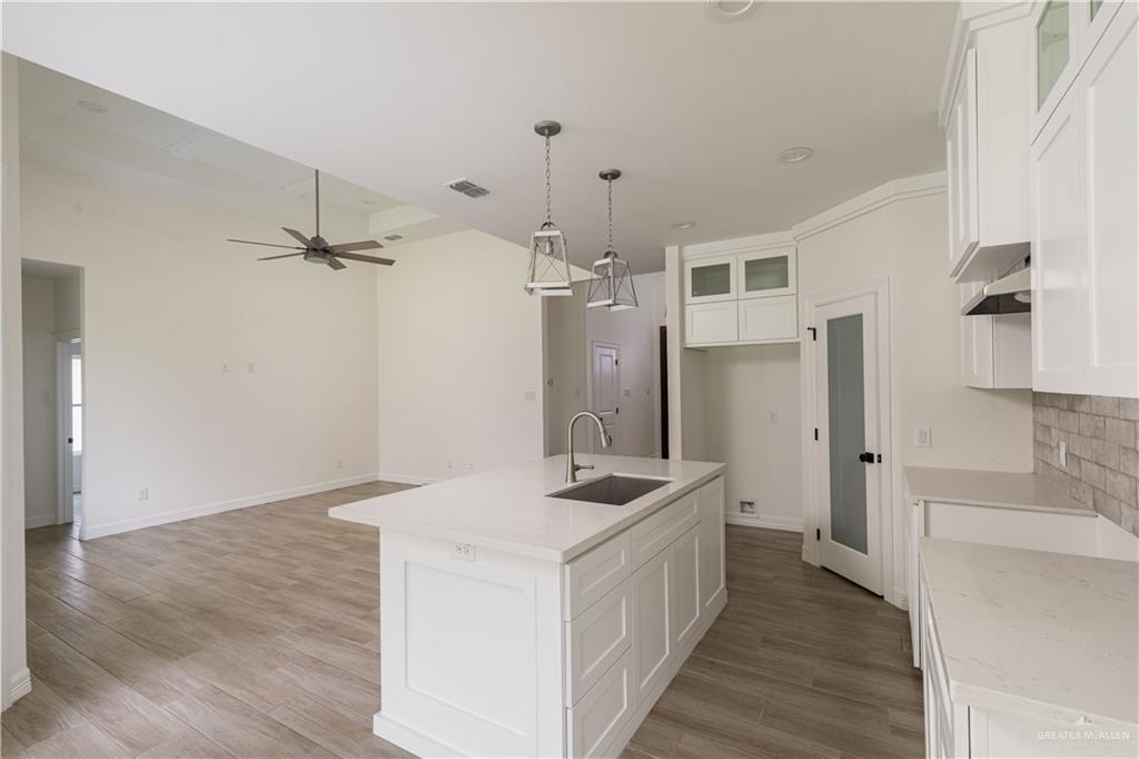 401 Southland Avenue, Edinburg, Texas image 6