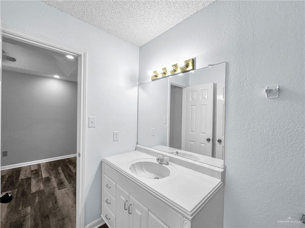 916 S 17 1/2 Street, McAllen, Texas image 7
